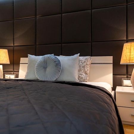 Luxurious & Spacious Downtown Residence In Liszt Ferenc Square Будапеща Екстериор снимка