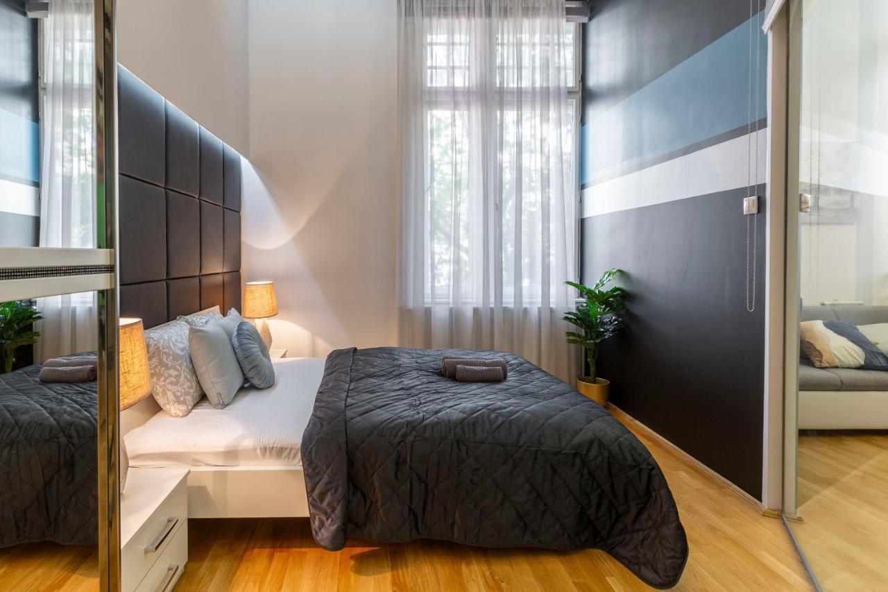 Luxurious & Spacious Downtown Residence In Liszt Ferenc Square Будапеща Екстериор снимка