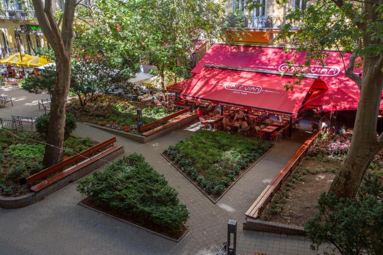 Luxurious & Spacious Downtown Residence In Liszt Ferenc Square Будапеща Екстериор снимка